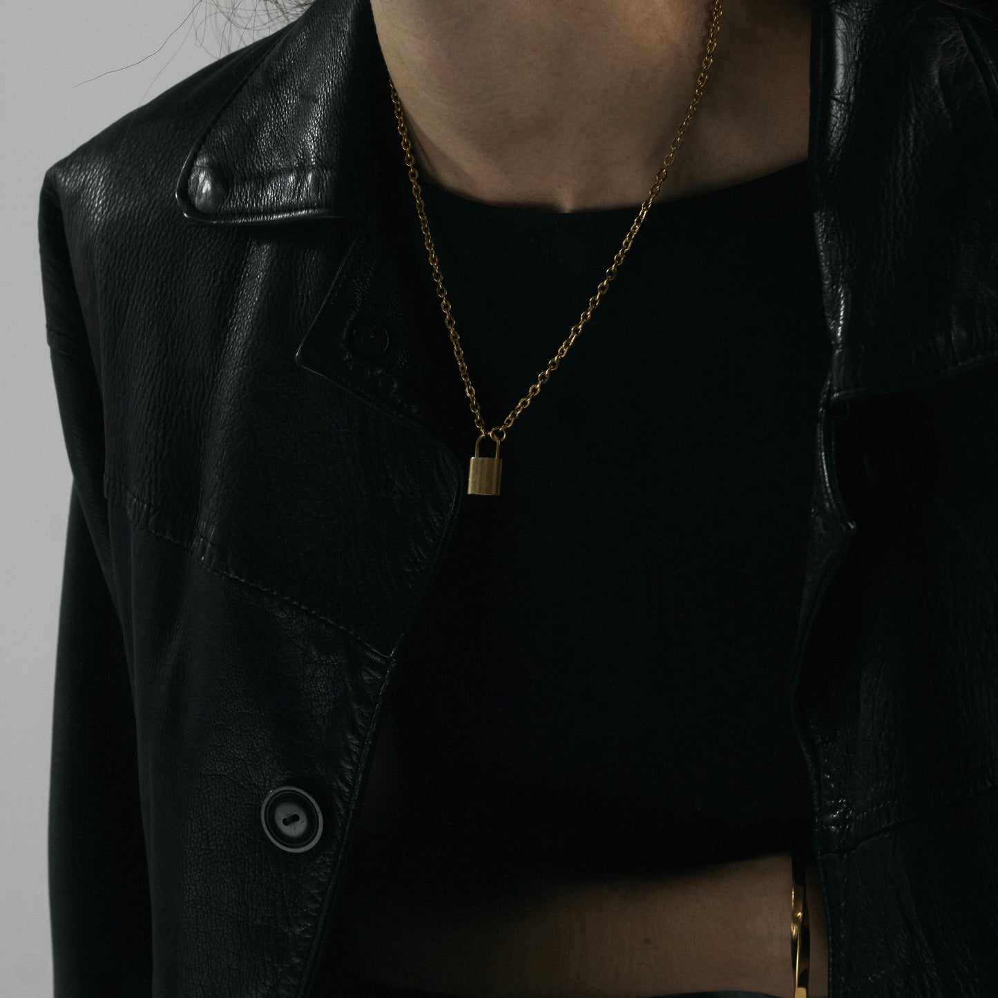 Collar Montenegro Gold