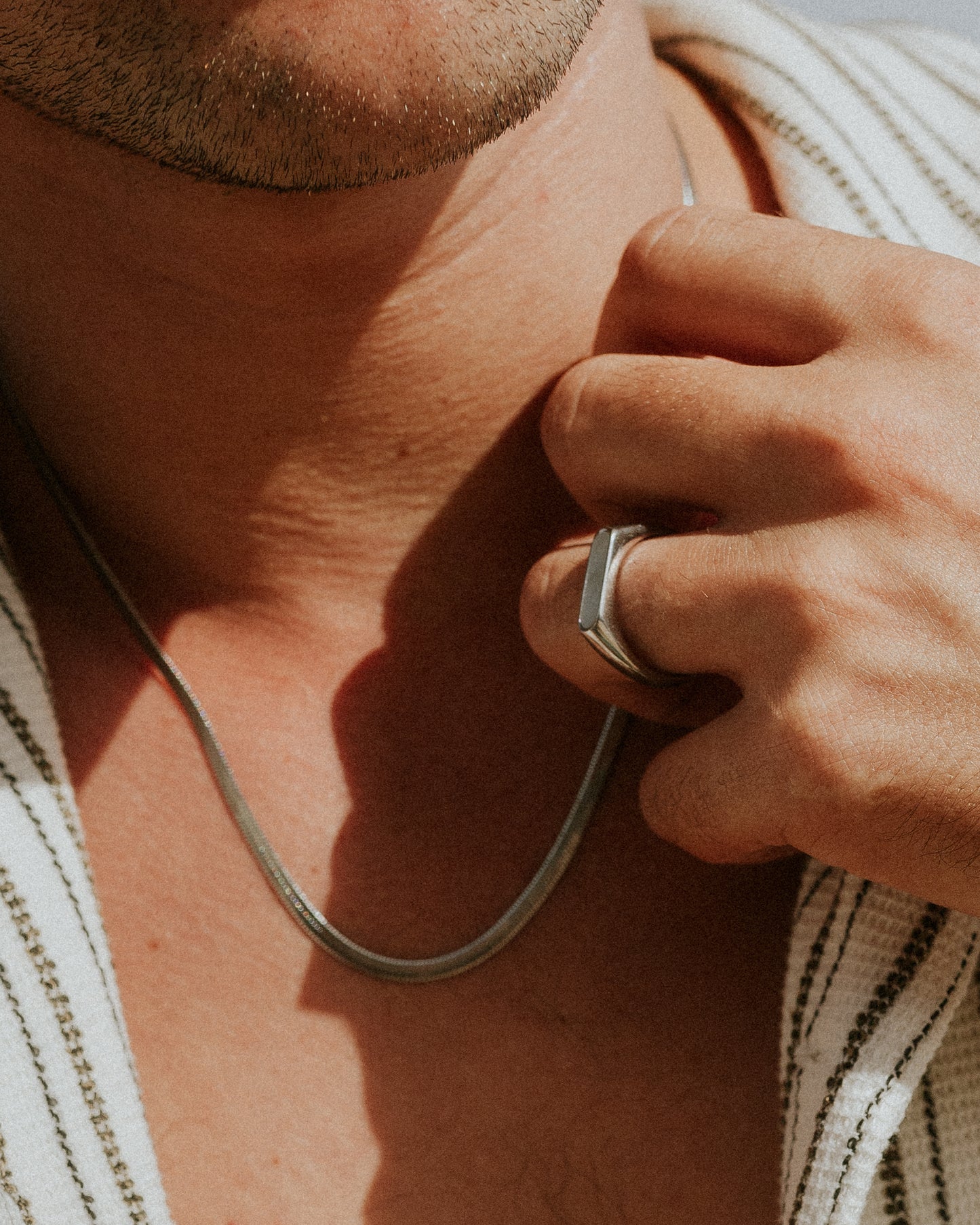 Anillo Corintio White